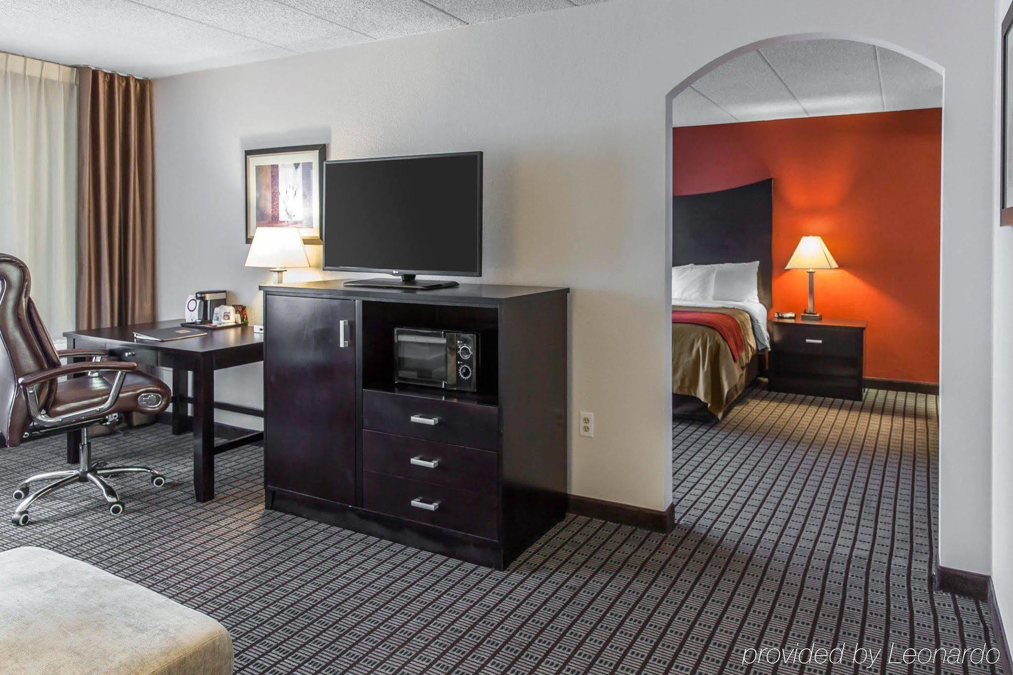 Clarion Hotel & Suites BWI Airport North Балтимор Екстер'єр фото